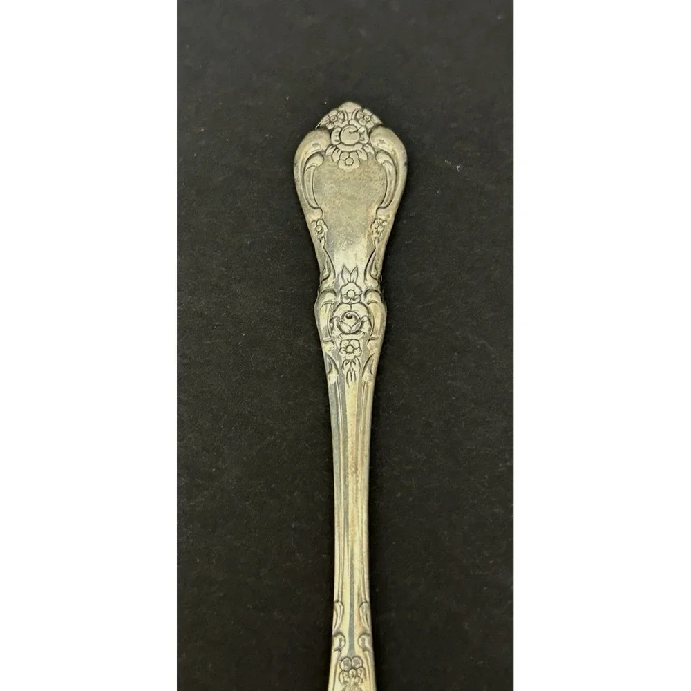 Vintage Butter Knife Spreader Silver Plate Floral Motif 6